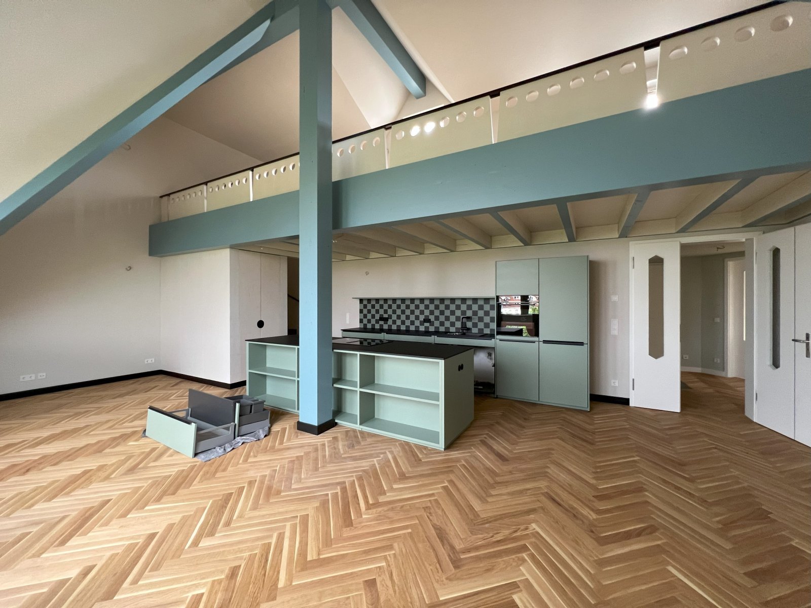 Wohnküche mit Galerie